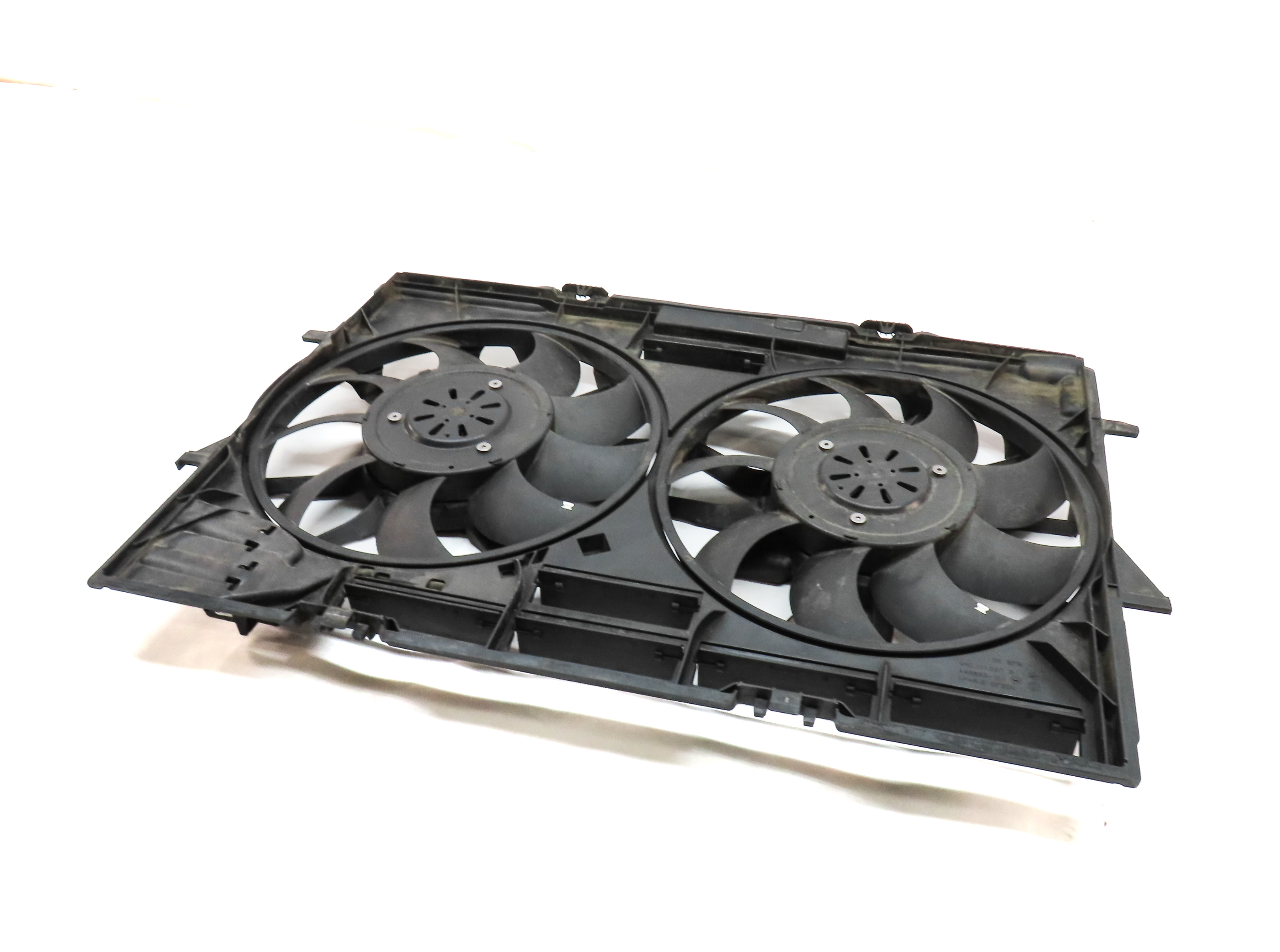 12-18 AUDI A6 A7 (C7) 3.0L SUPERCHARGED ENGINE - RADIATOR COOLING FAN w/ SHROUD — exact item pictured
